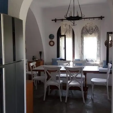 White Koviou Holiday home *
